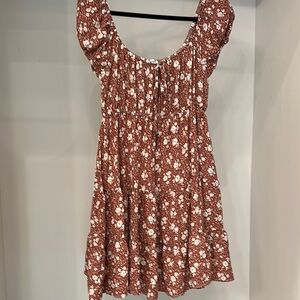 Floral Puff Sleeve Dress. Size small by Mine
